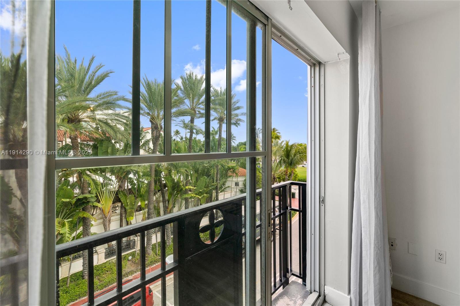 1060 Ocean Dr D307 Property Photo 28