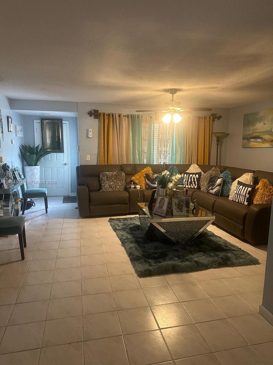 9530 Sunset Strip Property Photo 3