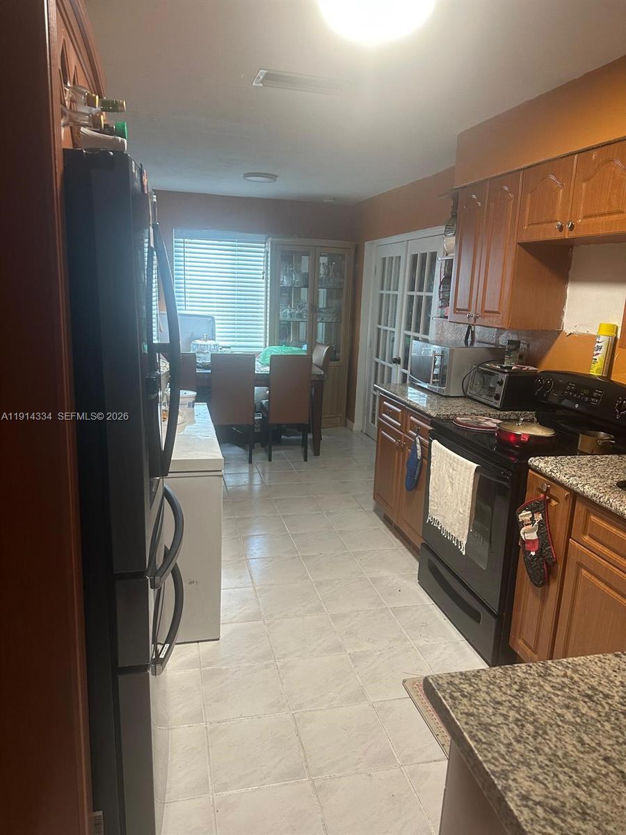 9530 Sunset Strip Property Photo 7