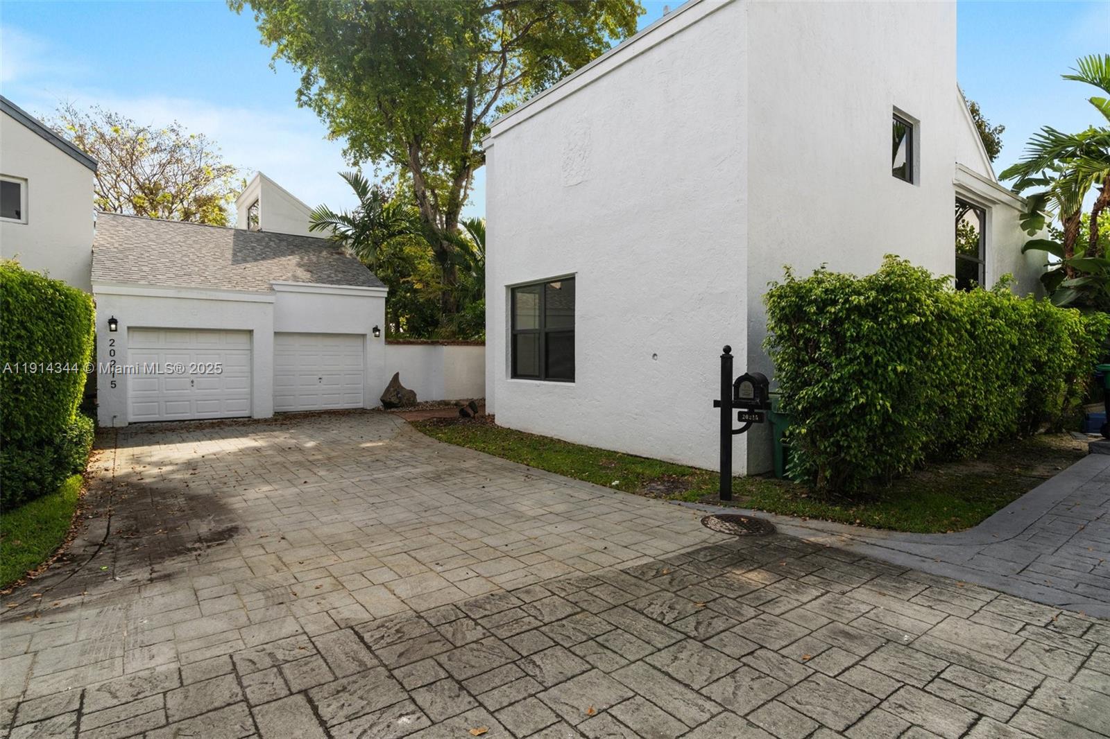 20215 W Oak Haven Cir Property Photo 3