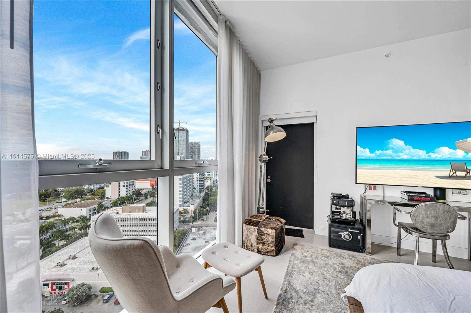 2020 N Bayshore Dr 1906 Property Photo 33