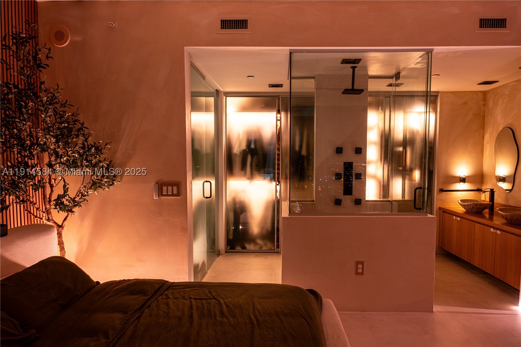 1040 Biscayne Blvd 2905 Property Photo 11