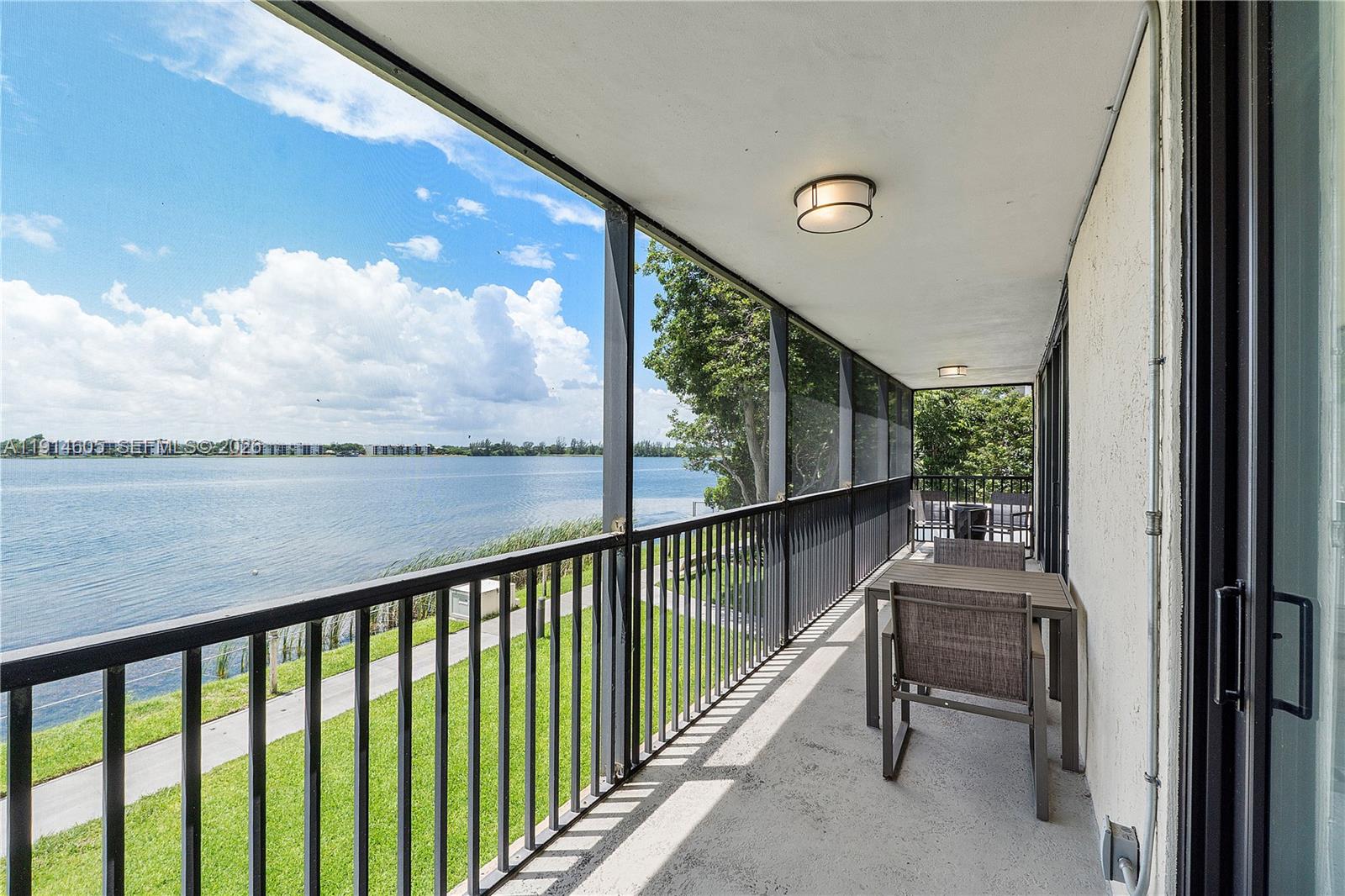 105 Lake Emerald Dr 216 Property Photo 29