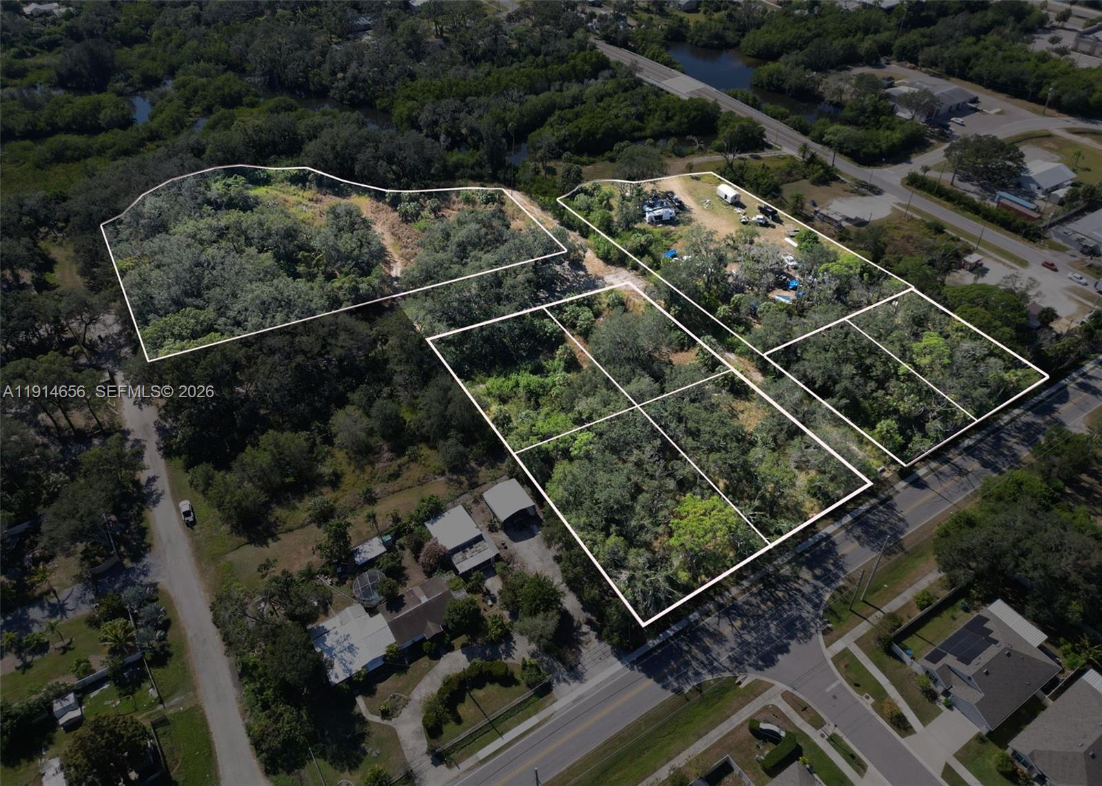 301 E Shell Point Road Property Photo 4