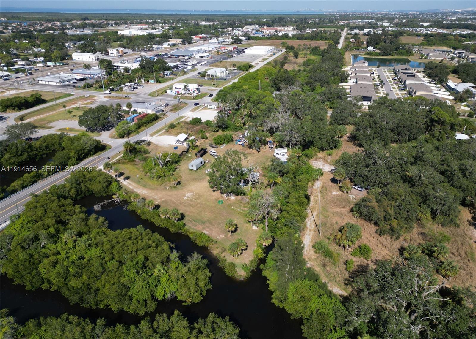 301 E Shell Point Road Property Photo 10
