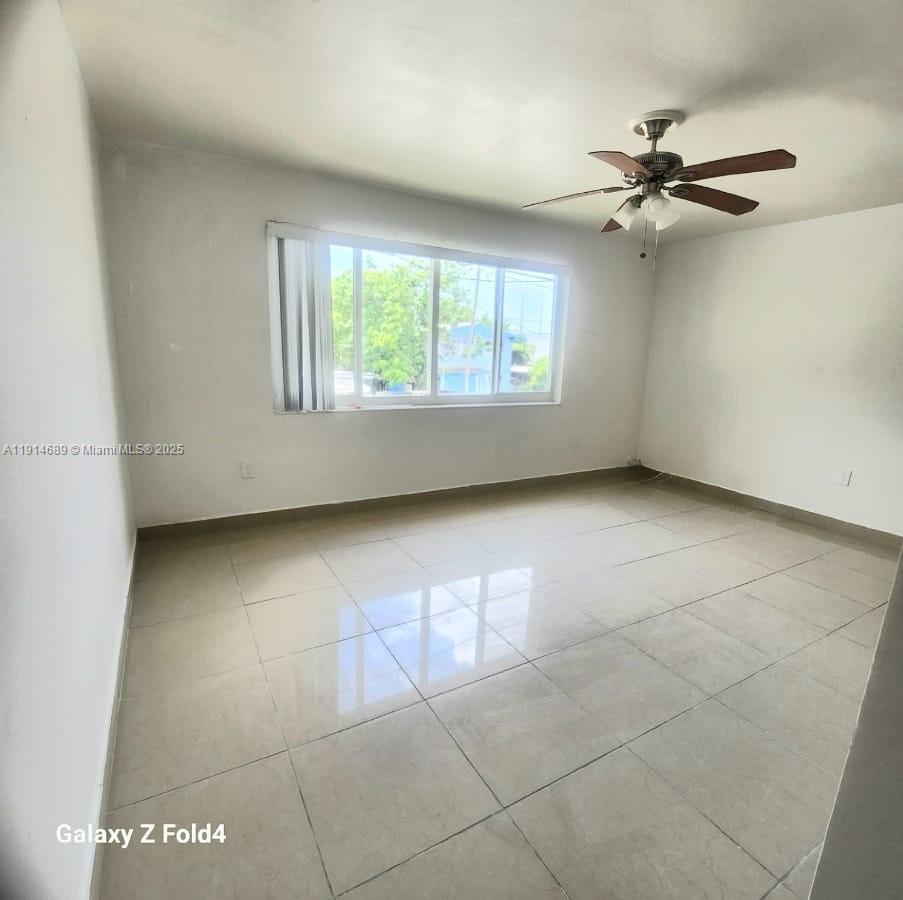 2400 Nw 10th Ave 4 Property Photo 4