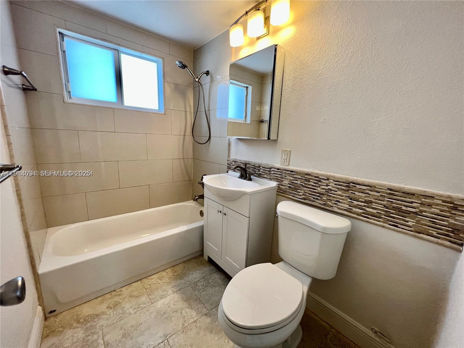 2700 Ne 135th St 45 Property Photo 8