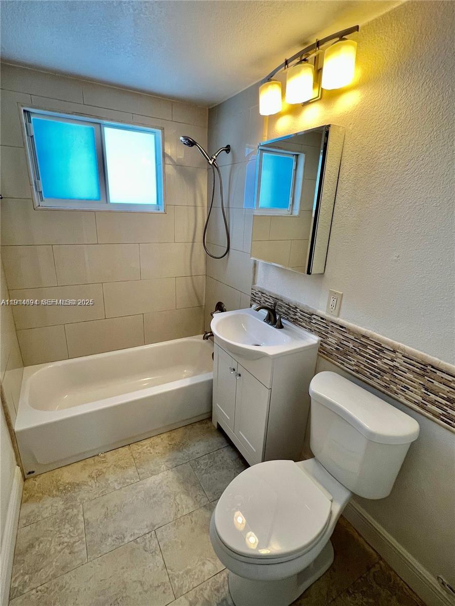 2700 Ne 135th St 45 Property Photo 11