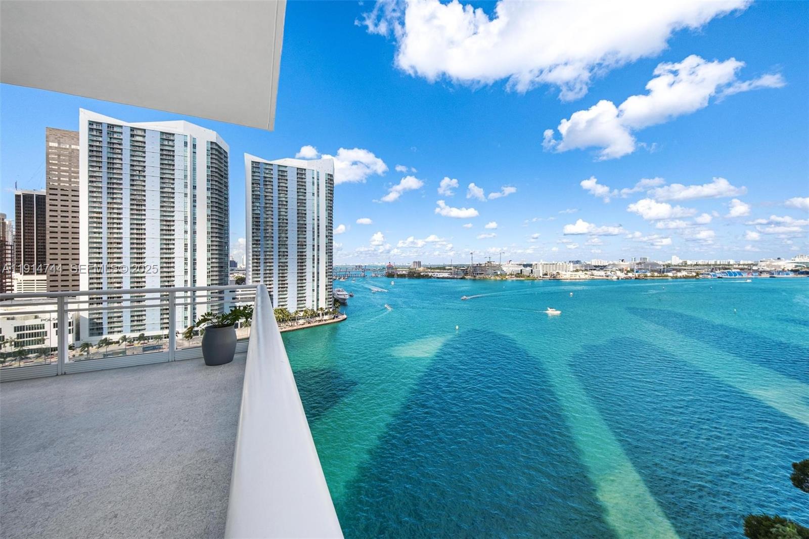 900 Brickell Key Blvd 1403 Property Photo 6