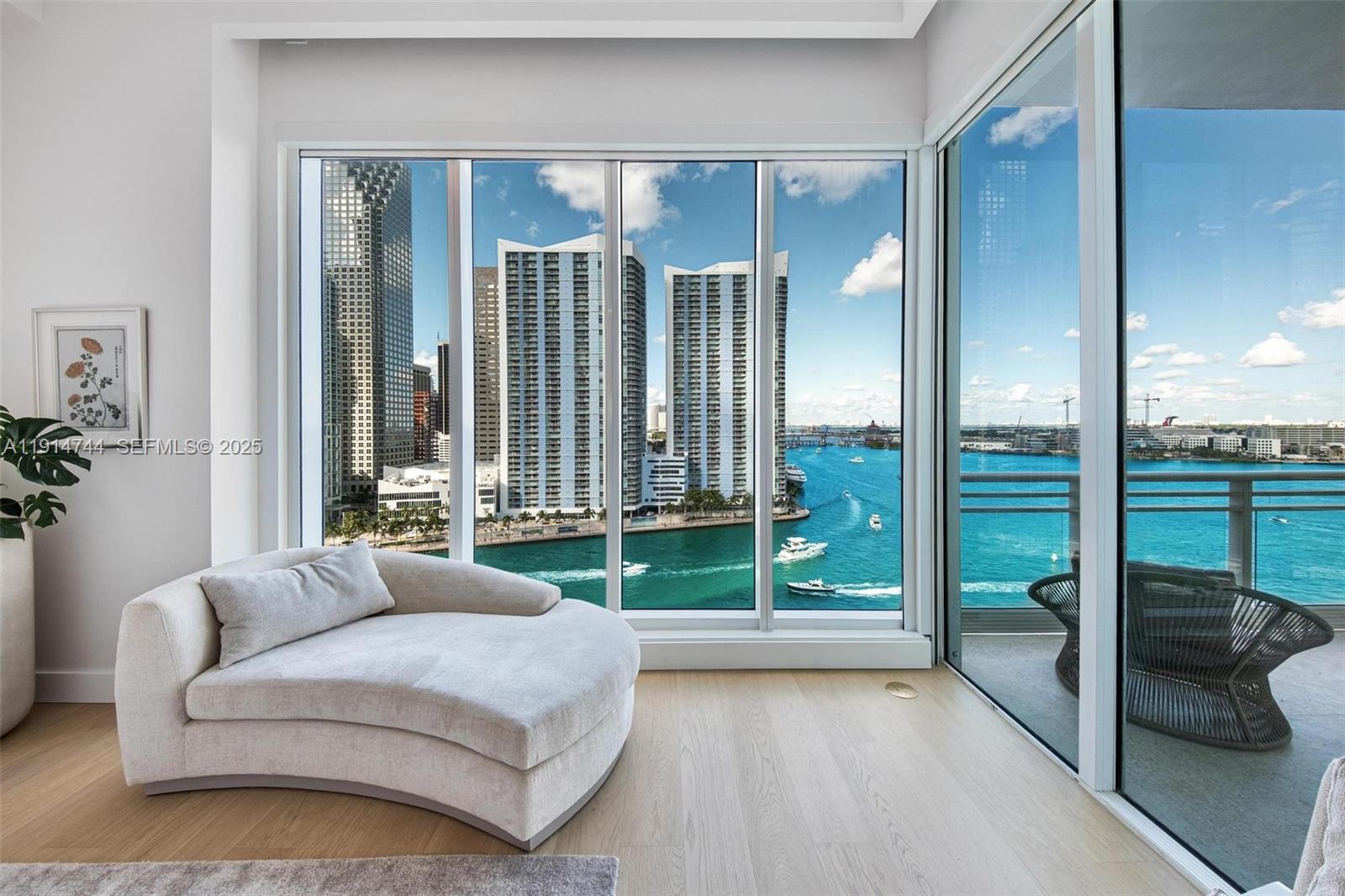 900 Brickell Key Blvd 1403 Property Photo 15