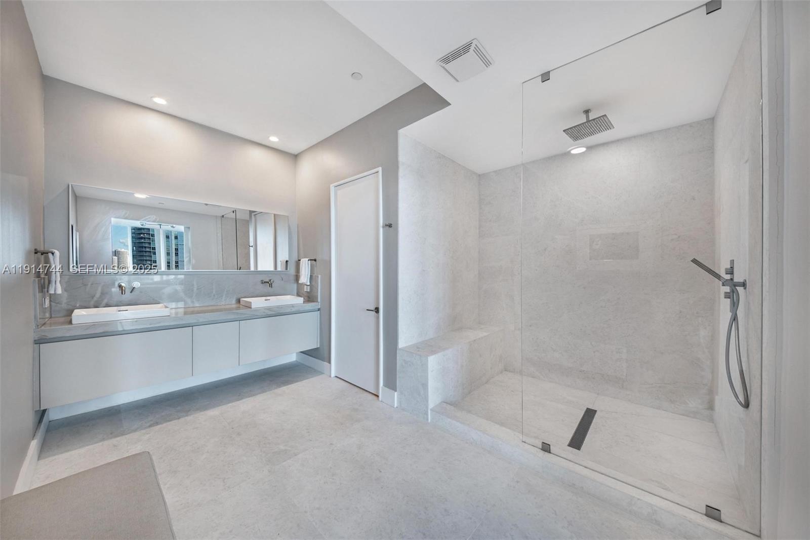 900 Brickell Key Blvd 1403 Property Photo 17