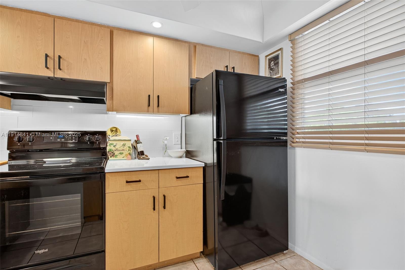 115 Royal Park Dr 2c Property Photo 6