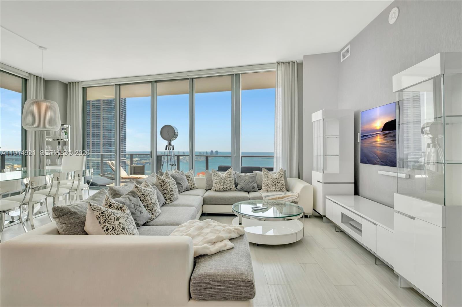 1300 S Miami Ave Ph5001 Property Photo 16