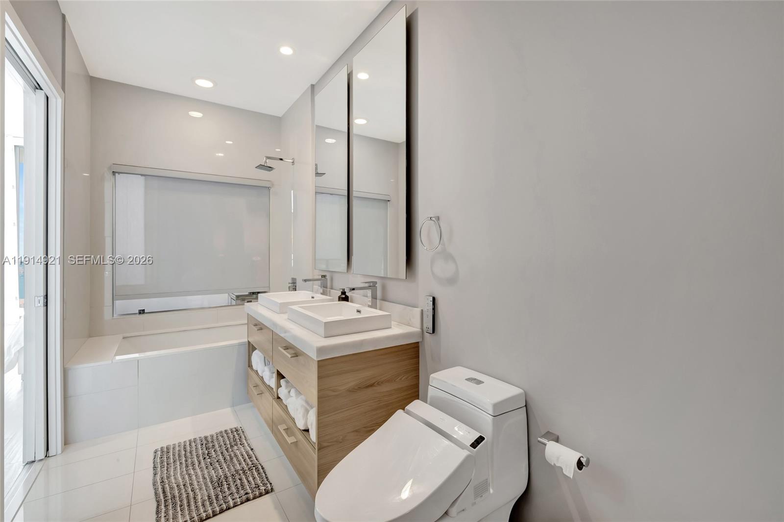 1300 S Miami Ave Ph5001 Property Photo 27