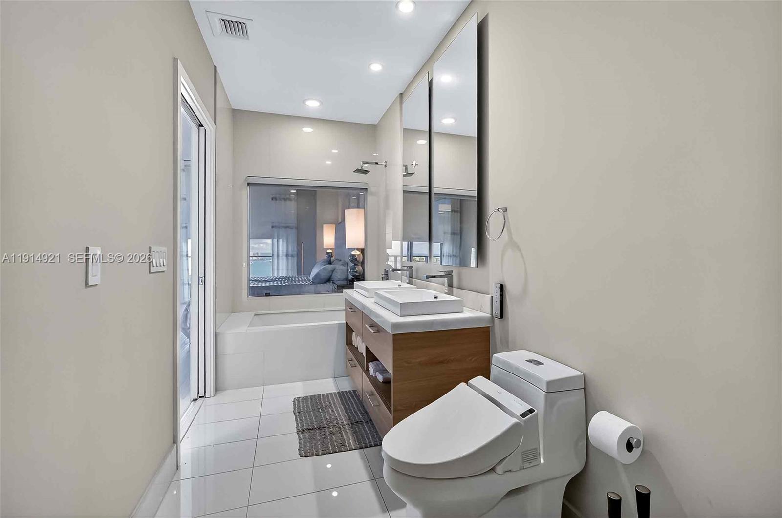1300 S Miami Ave Ph5001 Property Photo 30