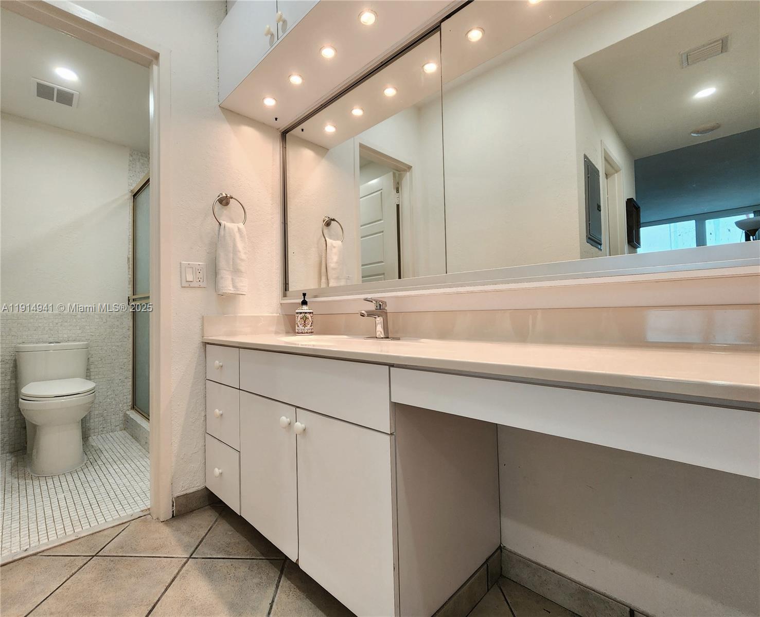 3505 S Ocean Dr 1202 Property Photo 20