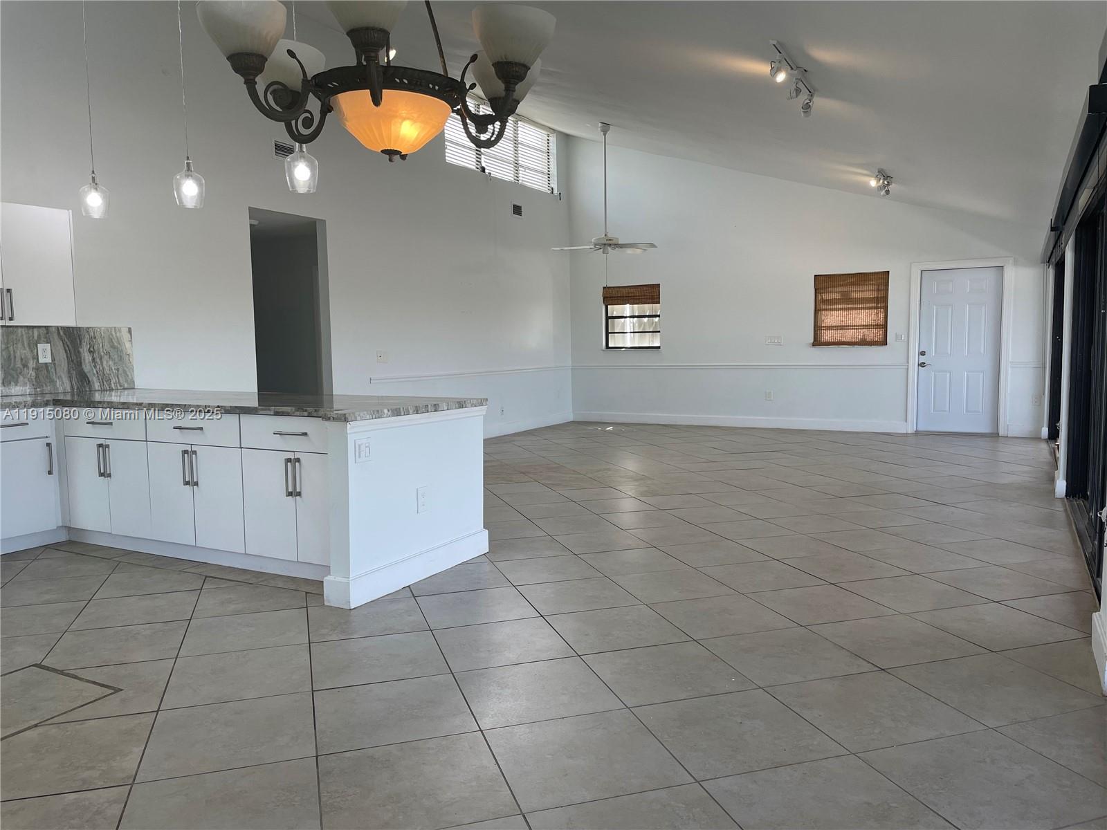 26 S Exuma Rd B Property Photo 3