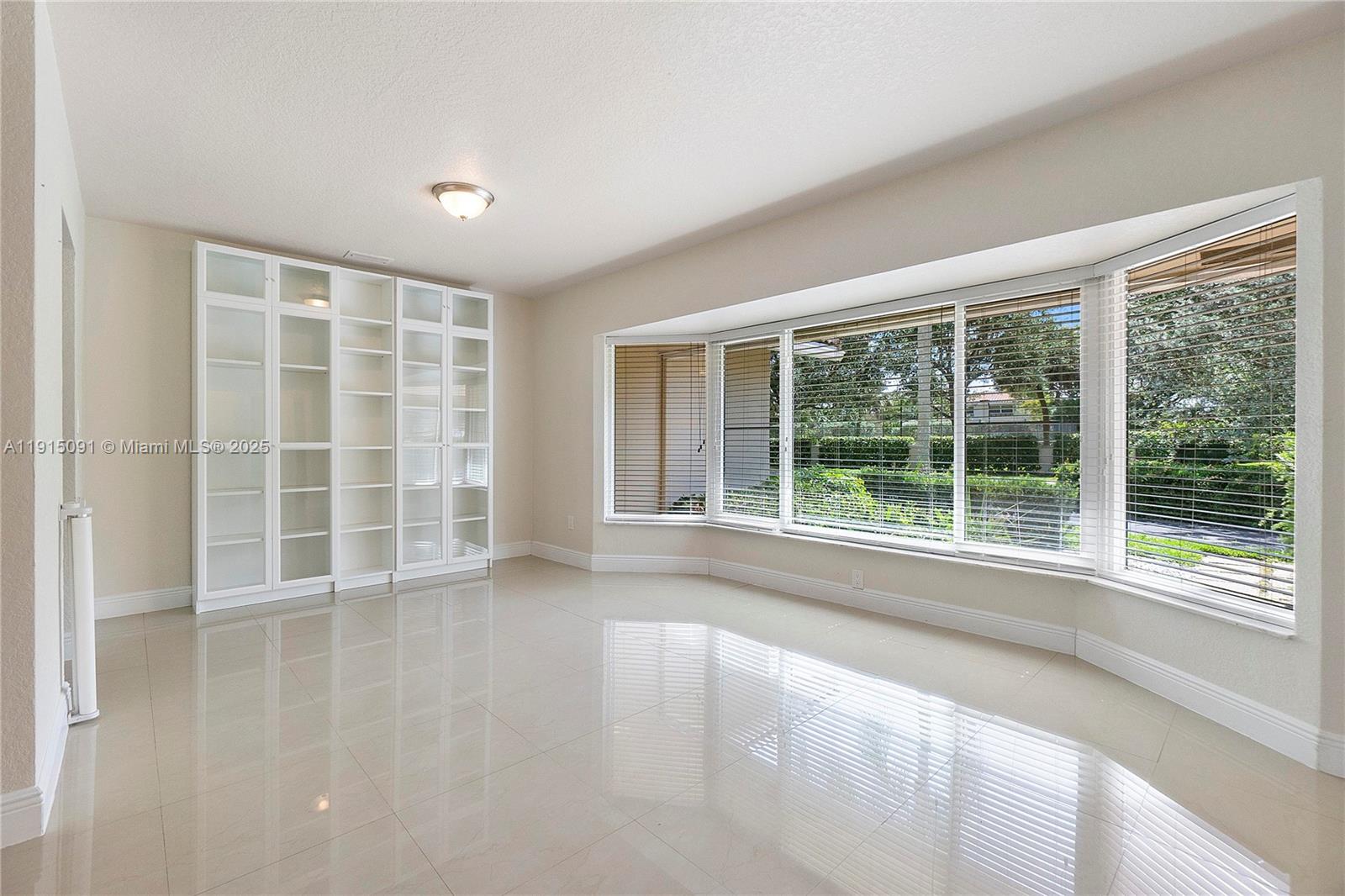 3880 Coral Hills Dr Property Photo 6