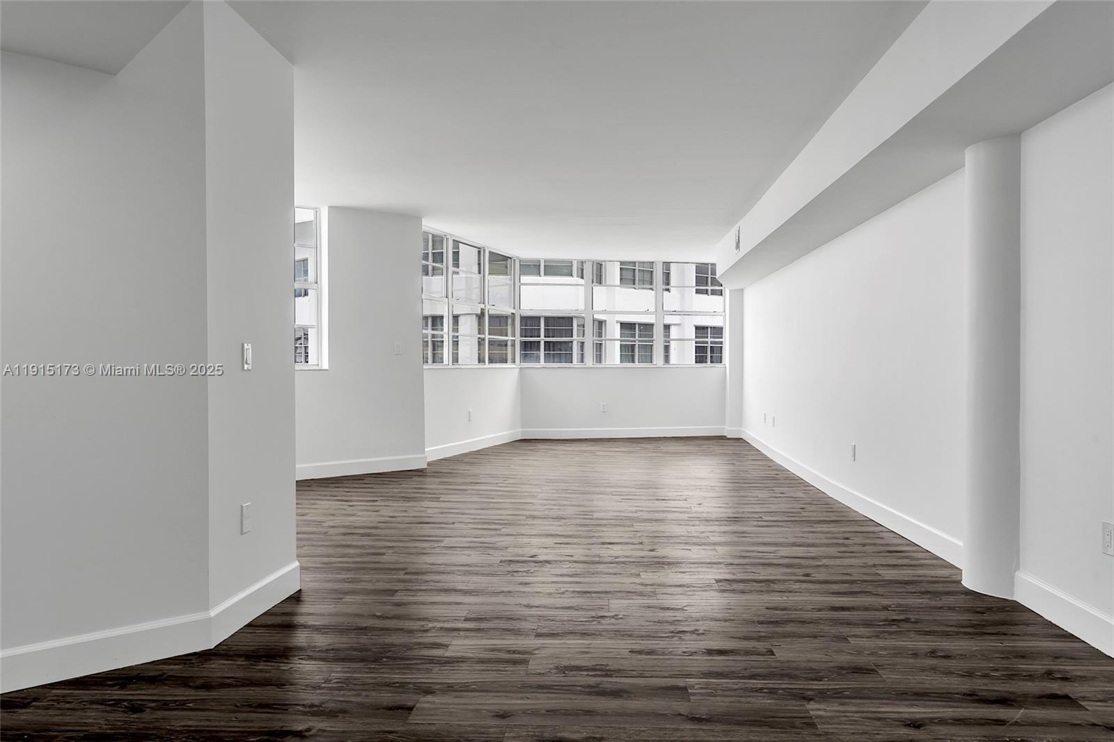 825 Brickell Bay Dr 1942 Property Photo 15