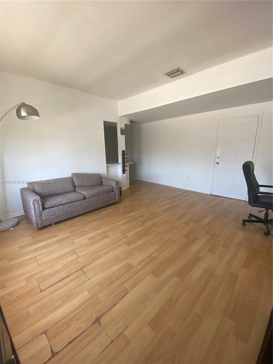 1051 Meridian Ave 1m Property Photo 6