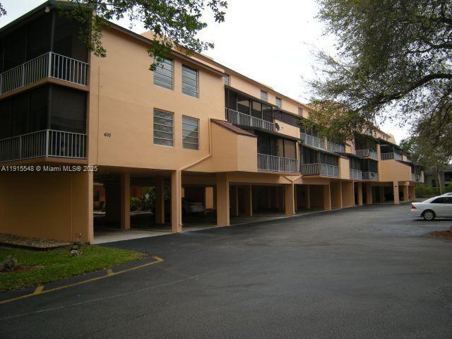400 Commodore Dr 108 Property Photo 1