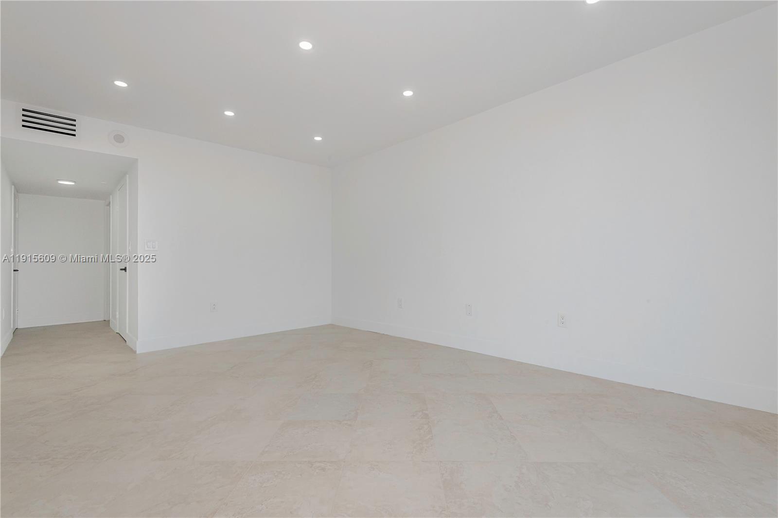 8855 Collins Ave 6e Property Photo 13