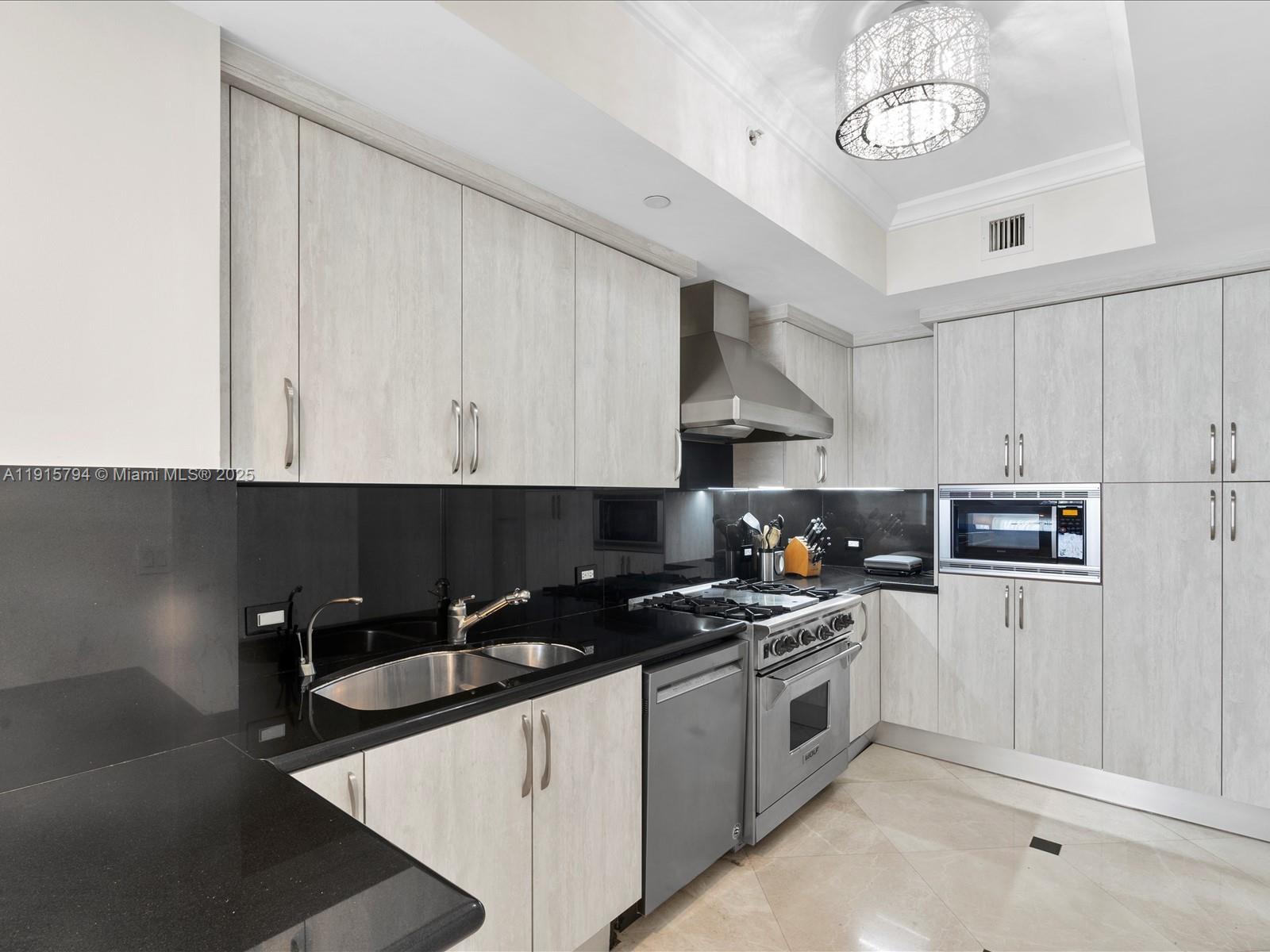 17875 Collins Ave 3305 Property Photo 9