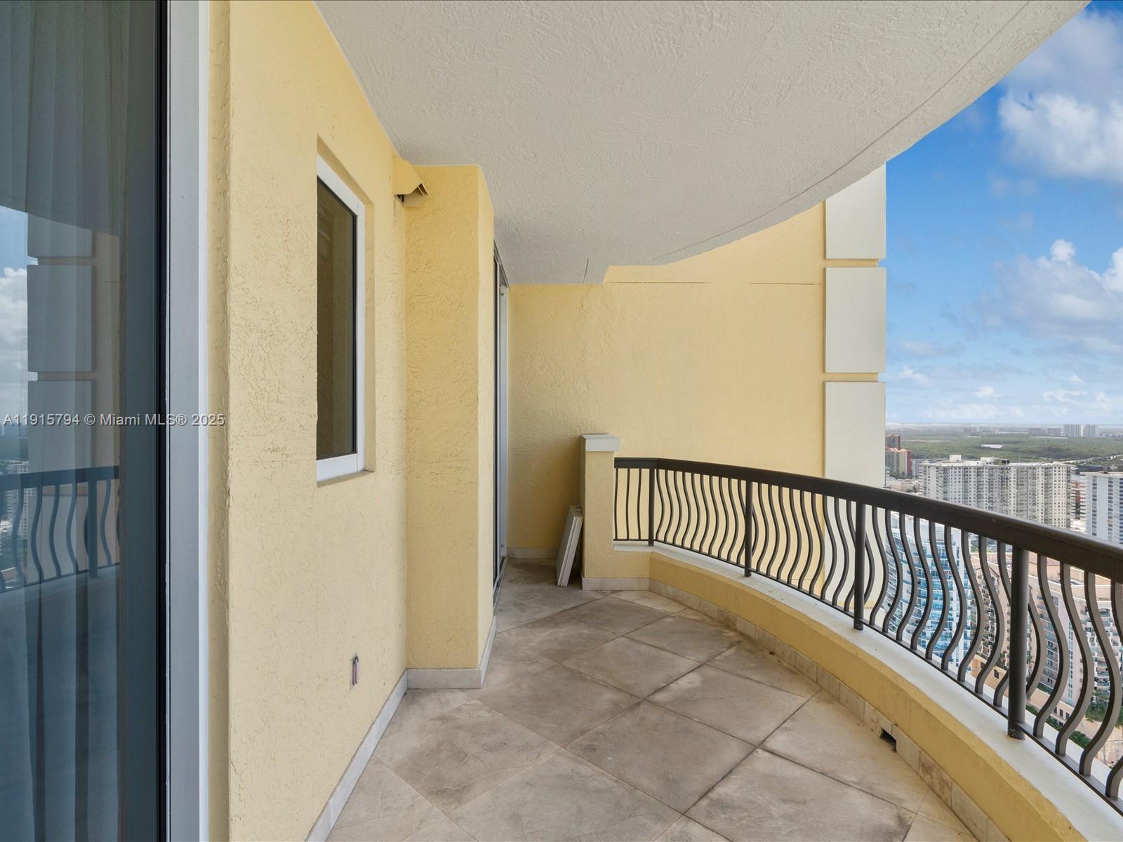 17875 Collins Ave 3305 Property Photo 40