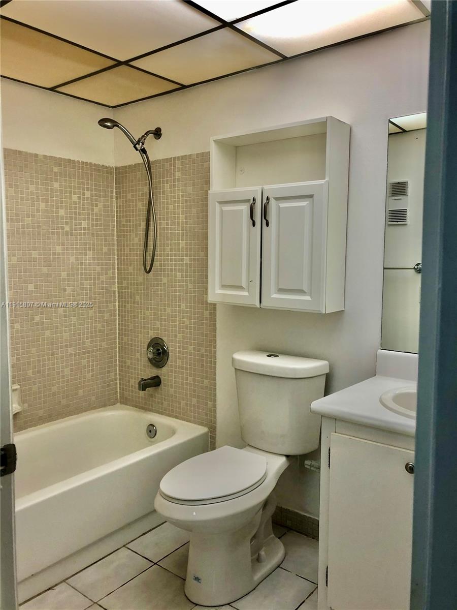 9753 W Mcnab Rd 112 Property Photo 17