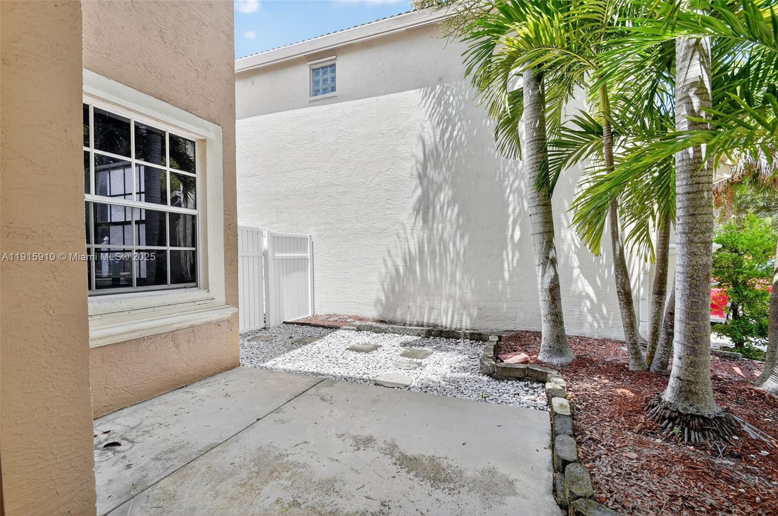 1579 Briar Oak Dr Property Photo 10
