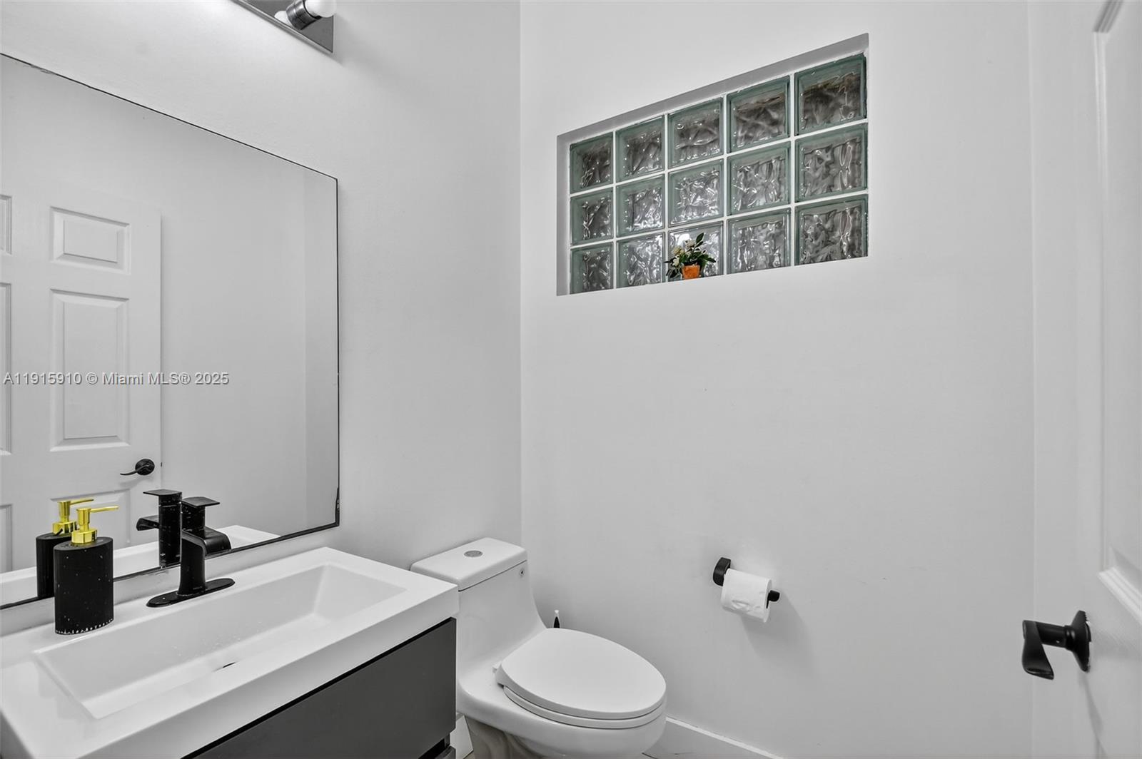 1579 Briar Oak Dr Property Photo 18