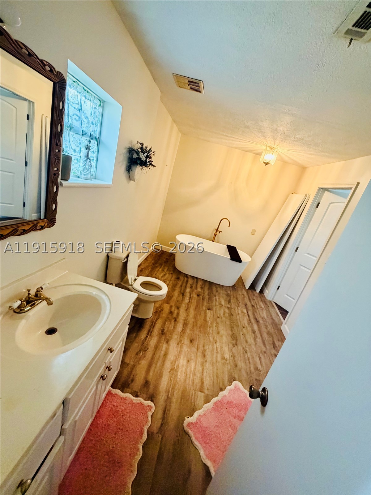3900 W 17th St Property Photo 8