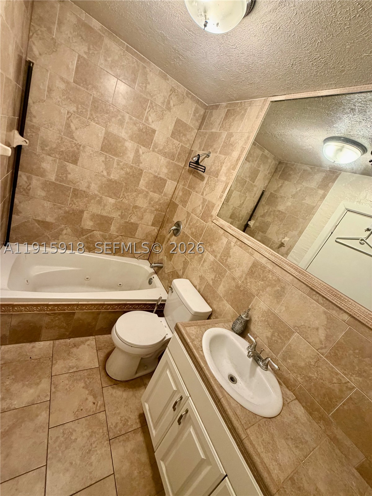 3900 W 17th St Property Photo 9