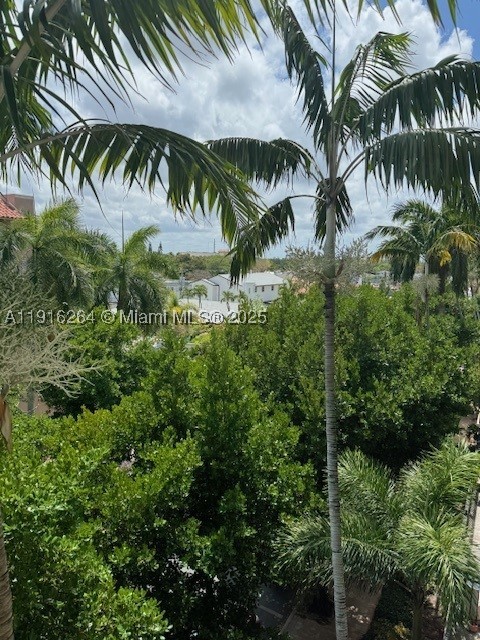 1919 Van Buren St 516a Property Photo 3