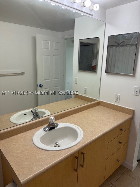 1919 Van Buren St 516a Property Photo 26