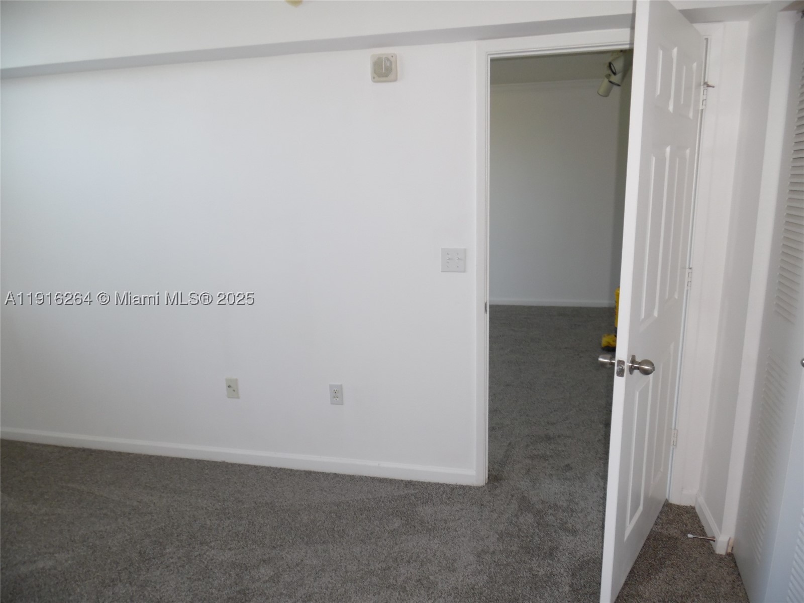 1919 Van Buren St 516a Property Photo 37