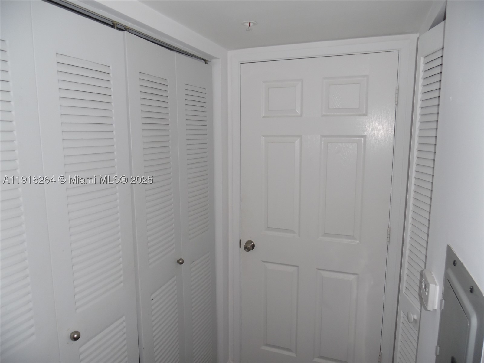 1919 Van Buren St 516a Property Photo 38