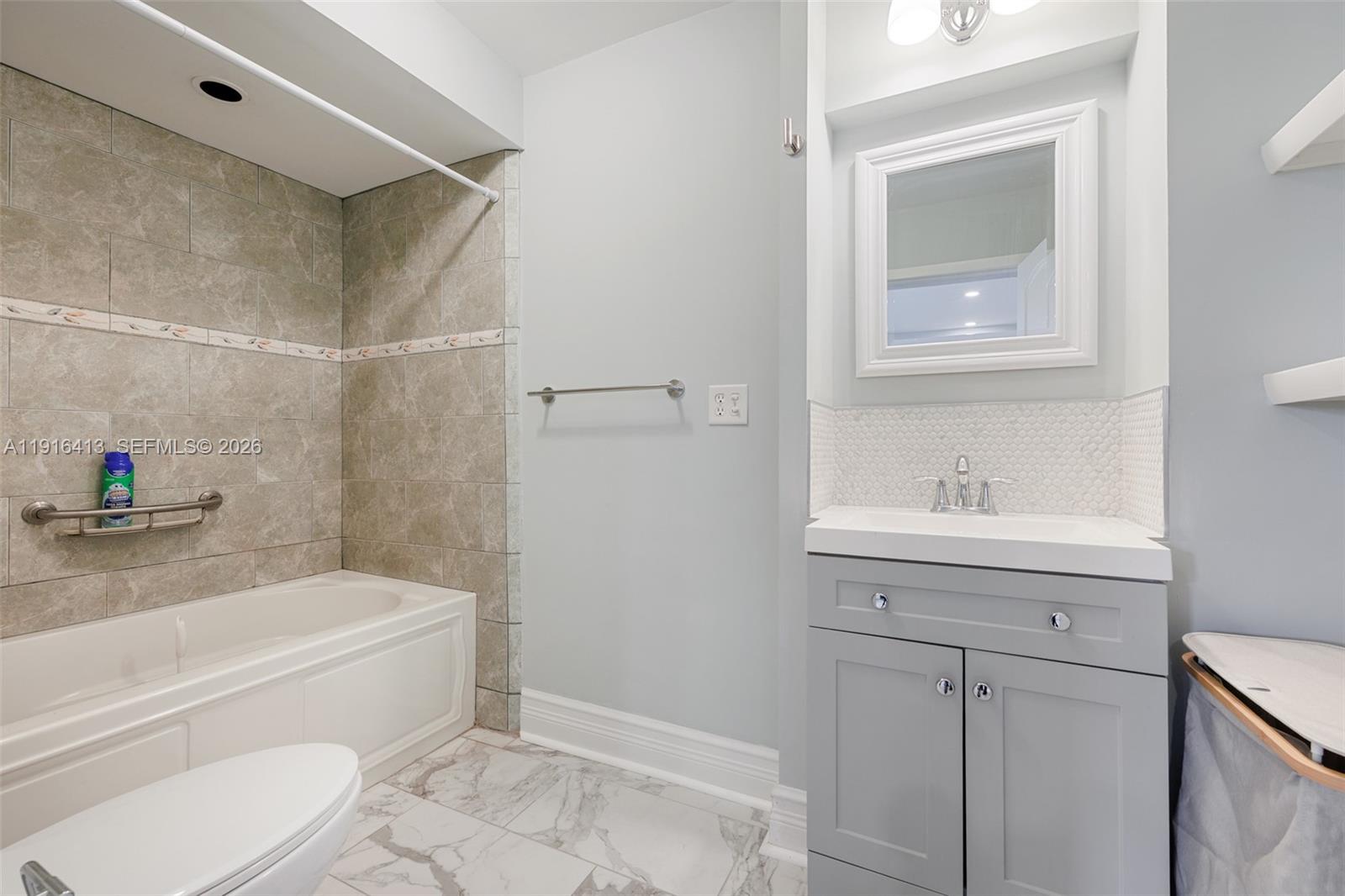 112 Milton St 112 Property Photo 9