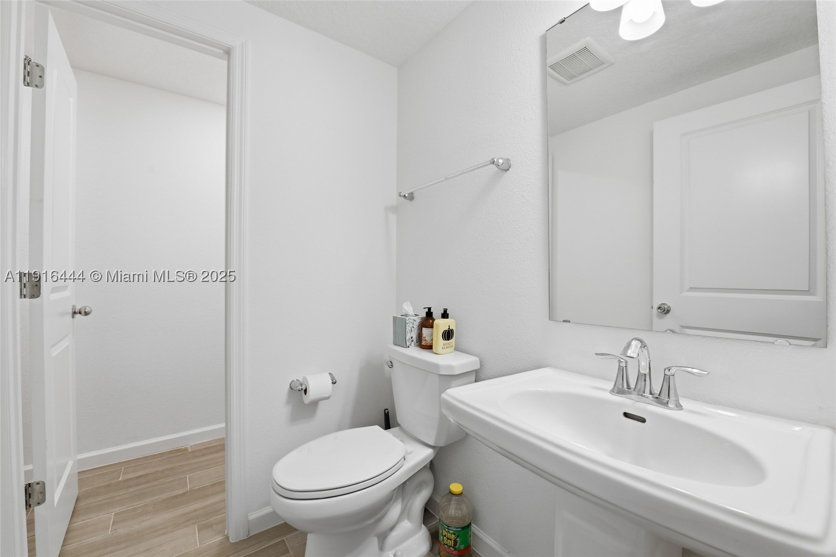 9852 Lemon Balm Way Property Photo 10