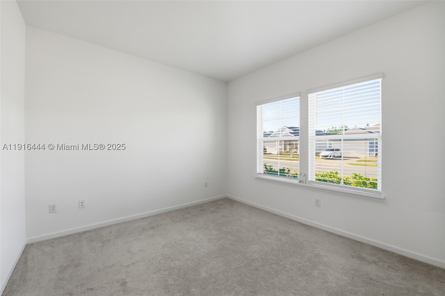9852 Lemon Balm Way Property Photo 13