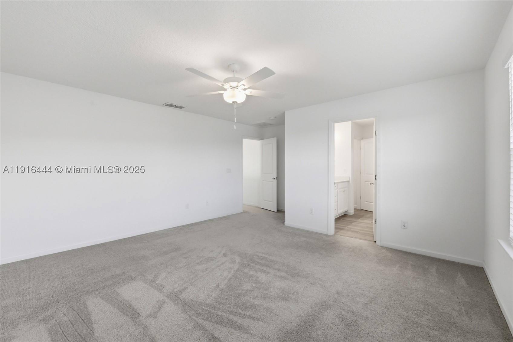 9852 Lemon Balm Way Property Photo 16