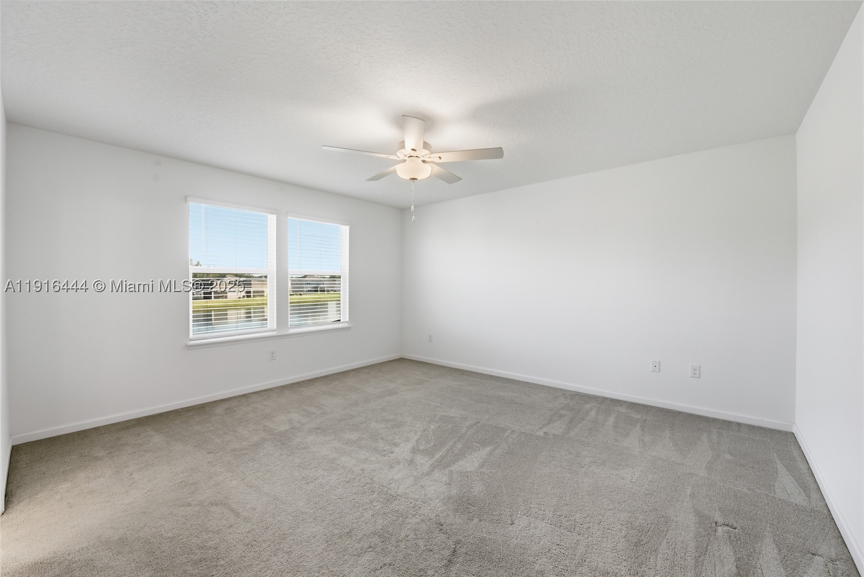 9852 Lemon Balm Way Property Photo 17