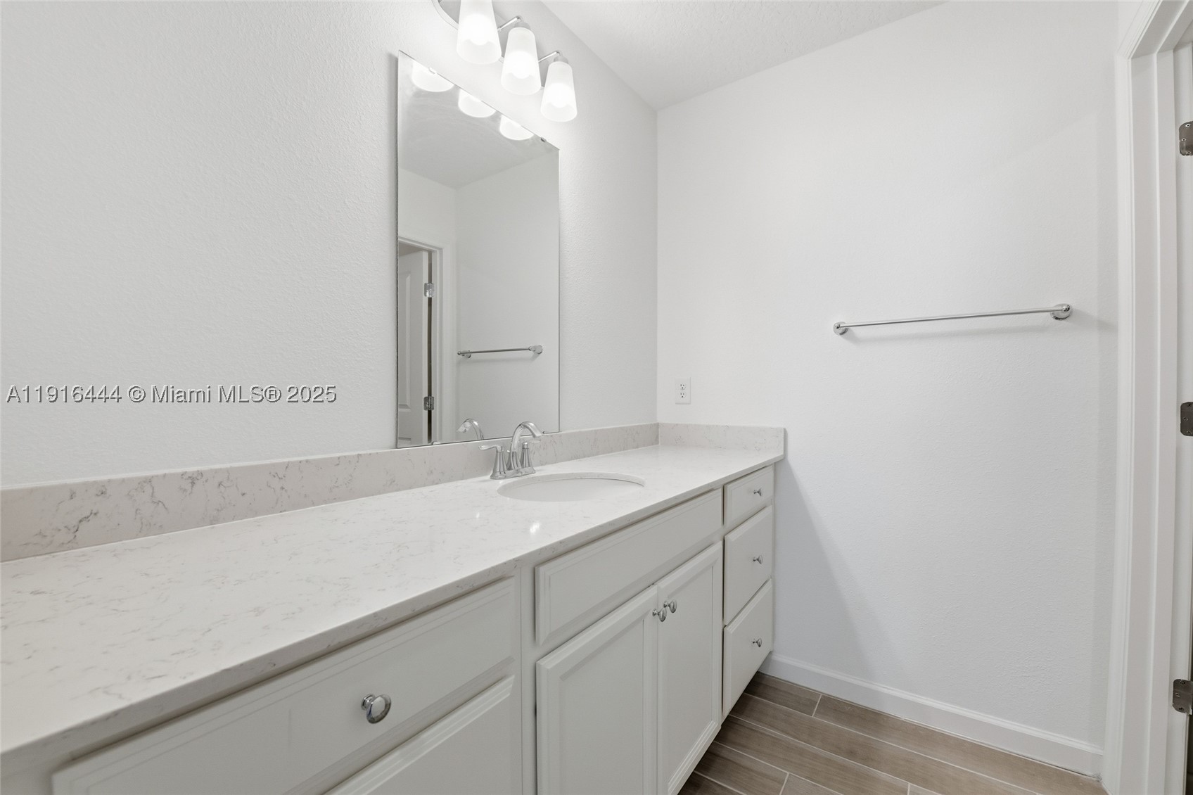 9852 Lemon Balm Way Property Photo 24