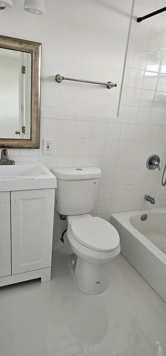 9375 Sw 40th Ter 203 Property Photo 6
