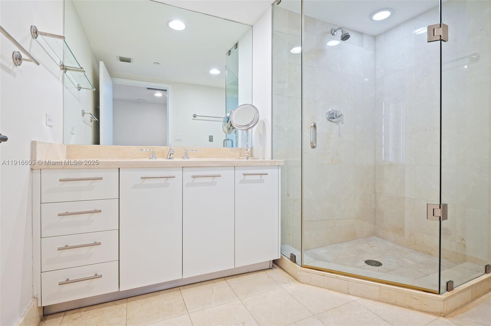 6801 Collins Ave Ph06 Property Photo 30