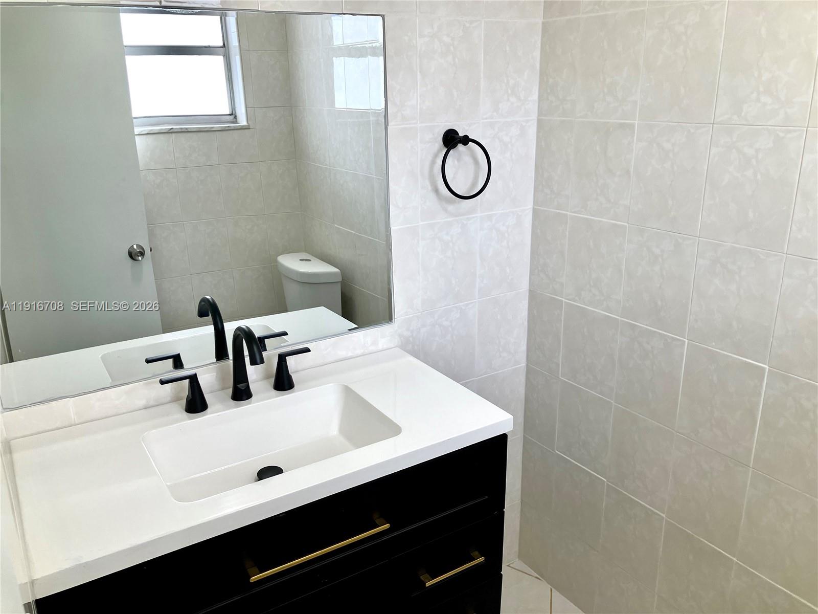 4270 Nw 40th St 103 Property Photo 8