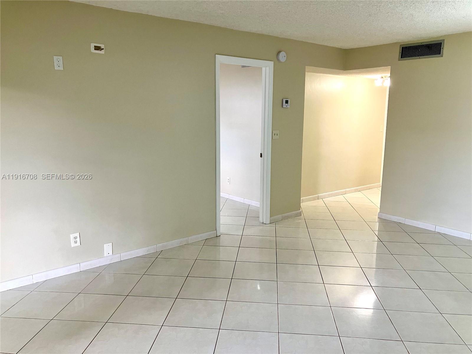 4270 Nw 40th St 103 Property Photo 28