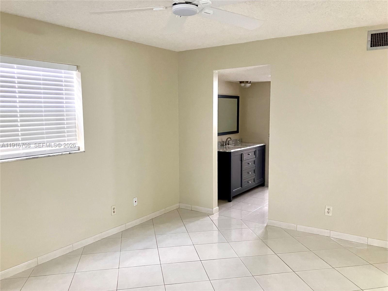 4270 Nw 40th St 103 Property Photo 45