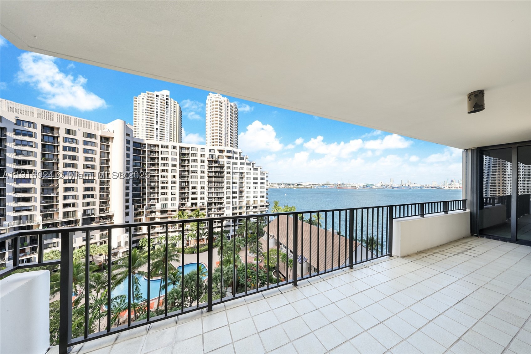 520 Brickell Key Dr A1104 Property Photo 4