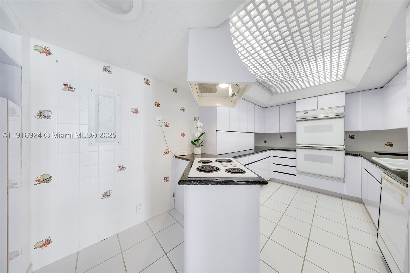 520 Brickell Key Dr A1104 Property Photo 7